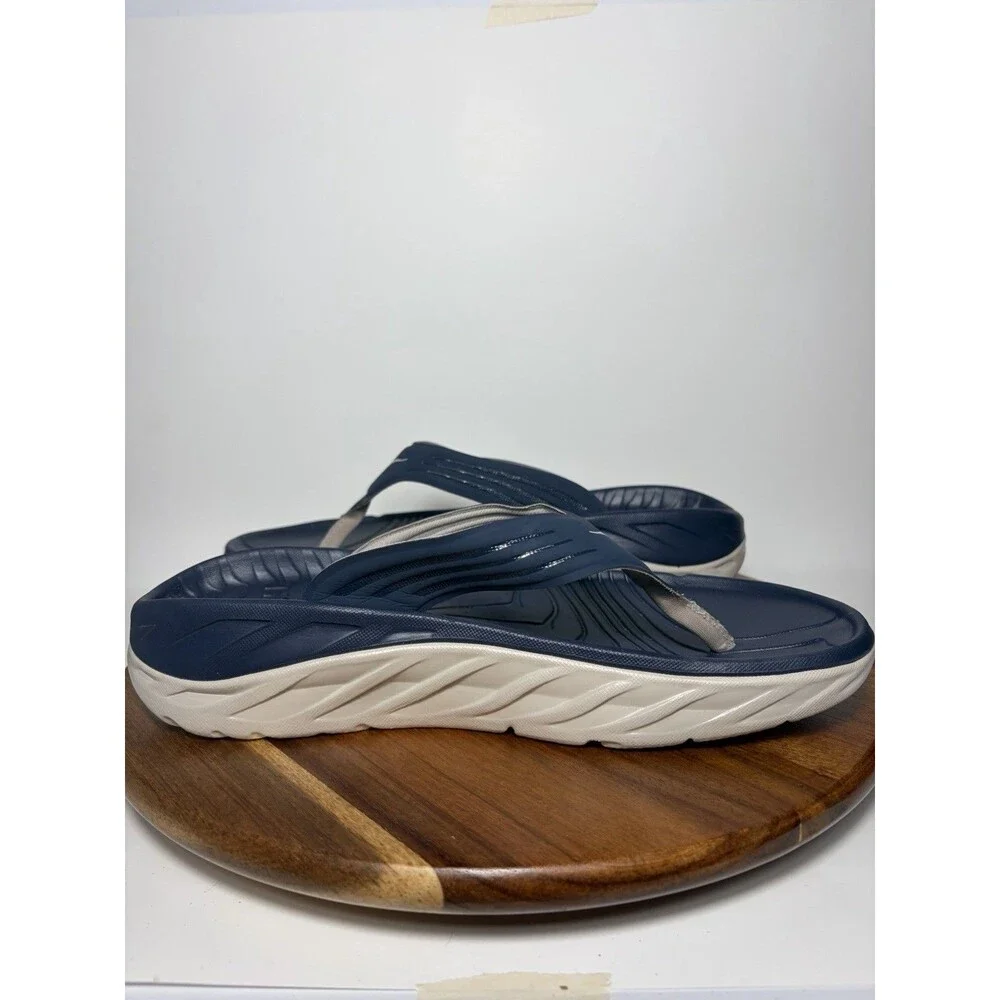 Hoka One One Ora Recovery Flip Flop Sandals Men's 9 Gray Navy Blue Thong Slides